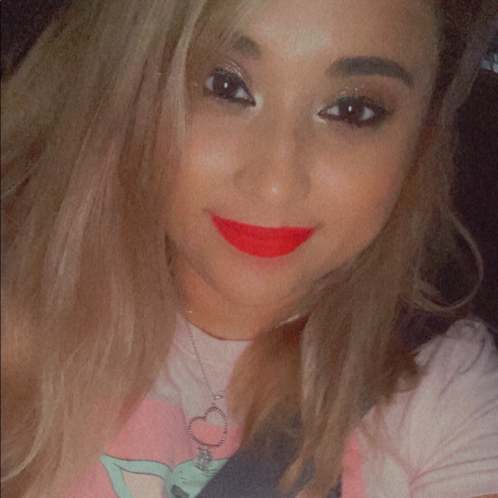 Meet your Posher, Gloria